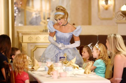 NGÀY 2: DISNEY ADVENTURE | THẾ GIỚI SIÊU ANH HÙNG & NHỮNG CUỘC PHIÊU LƯU BẤT TẬN